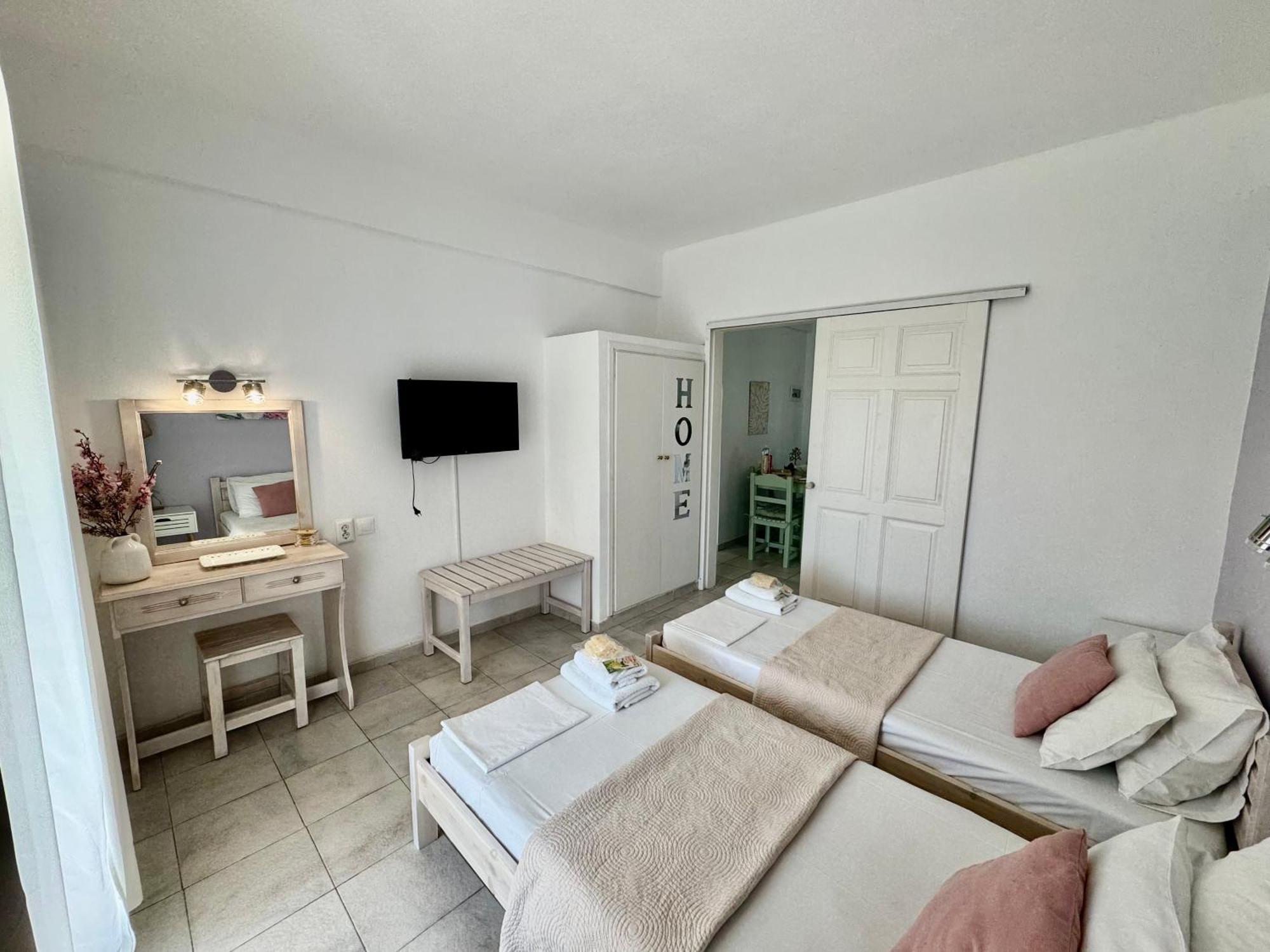 Sungate Villas Almiros Beach Exterior photo